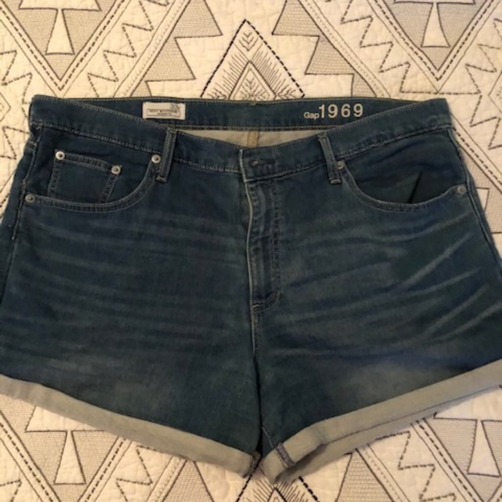 Gap 1969 33 Sexy Boyfriend Jean Shorts